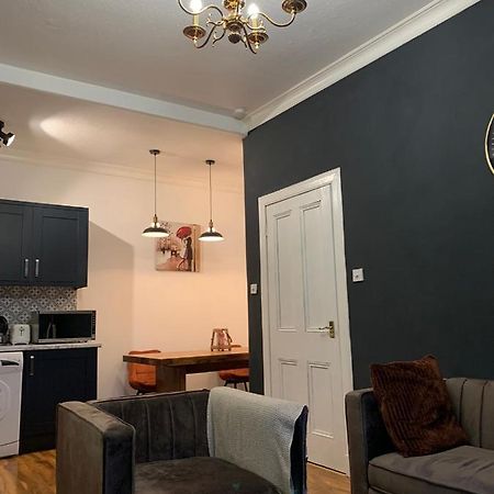 Glamours Stylish Victorian Apartment Near City Centre เอดินบะระ ภายนอก รูปภาพ