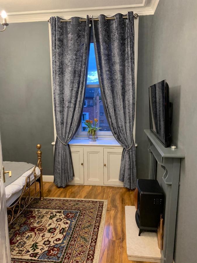Glamours Stylish Victorian Apartment Near City Centre เอดินบะระ ภายนอก รูปภาพ