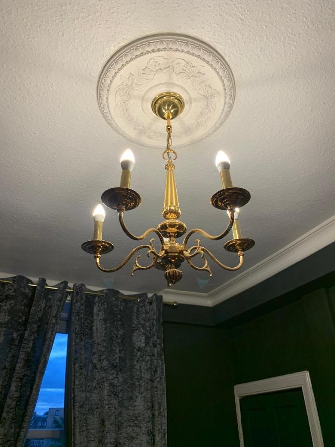 Glamours Stylish Victorian Apartment Near City Centre เอดินบะระ ภายนอก รูปภาพ